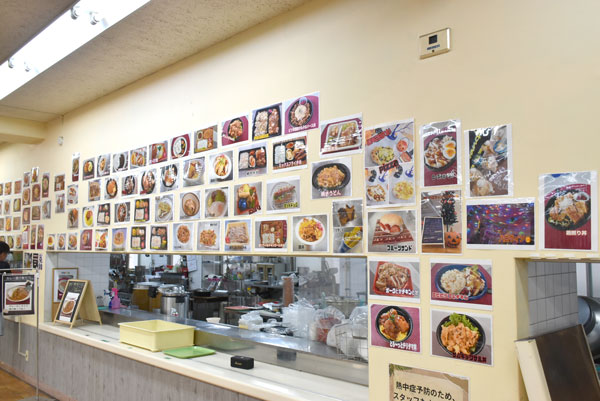 和光国際高校 食堂もまた唯一無二だ