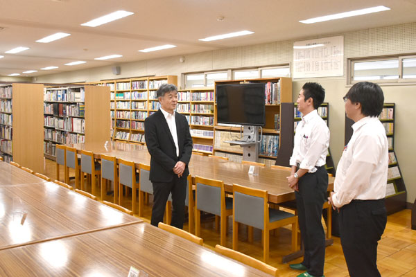 所沢高等学校 図書館